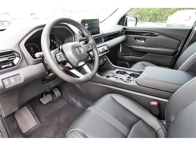 new 2025 Honda Pilot car, priced at $46,850