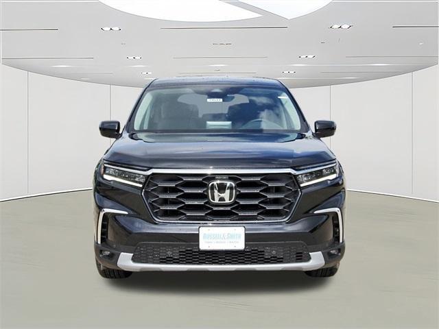 new 2025 Honda Pilot car, priced at $46,850