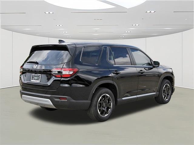new 2025 Honda Pilot car, priced at $46,850