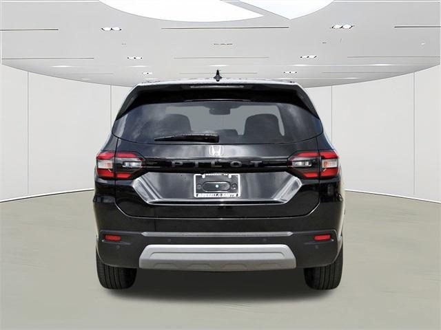 new 2025 Honda Pilot car, priced at $46,850