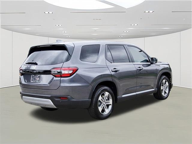 new 2025 Honda Pilot car, priced at $44,950