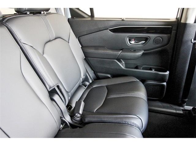 new 2025 Honda Pilot car, priced at $49,132