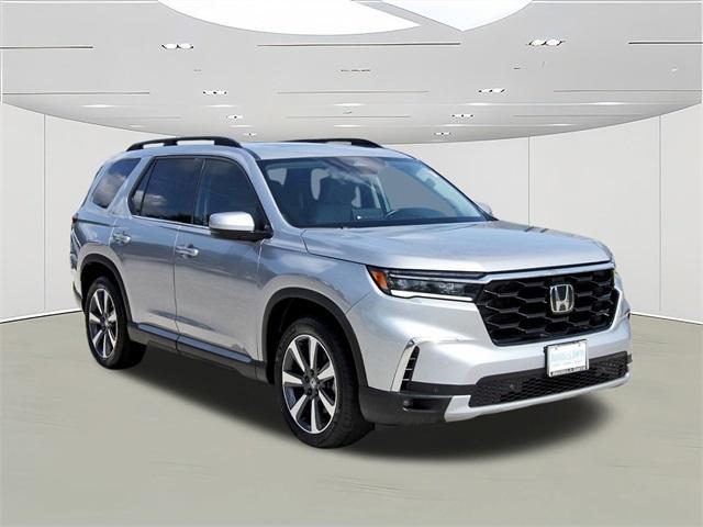 used 2023 Honda Pilot car, priced at $39,225