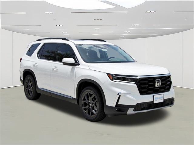 new 2025 Honda Pilot car, priced at $49,253