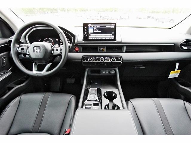 new 2025 Honda Pilot car, priced at $47,050