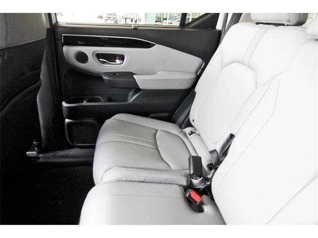 new 2025 Honda Pilot car, priced at $45,405