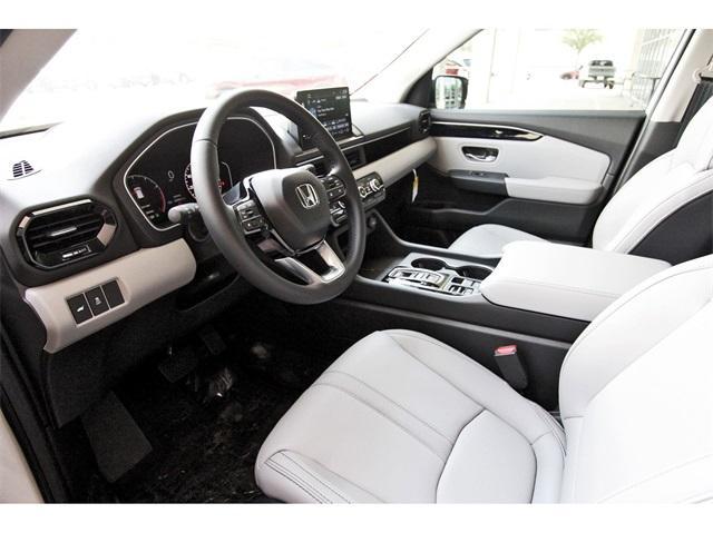 new 2025 Honda Pilot car, priced at $45,405