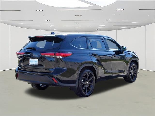 used 2023 Toyota Highlander car, priced at $32,886