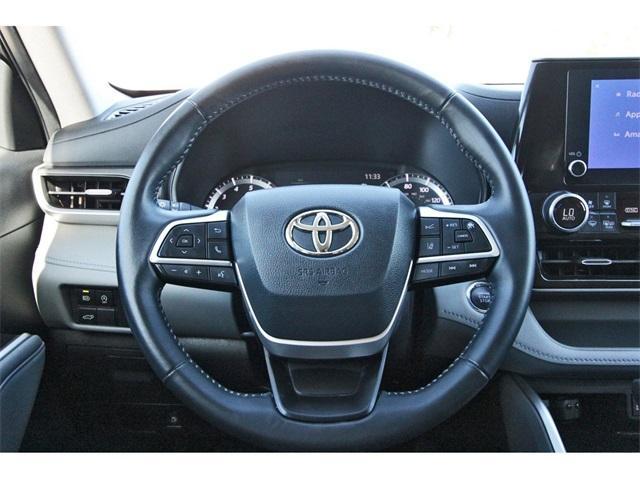 used 2023 Toyota Highlander car, priced at $32,886