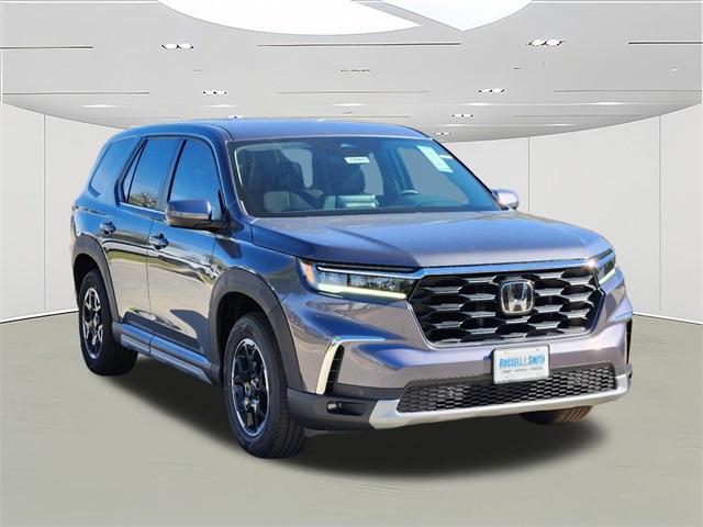 new 2025 Honda Pilot car, priced at $44,595