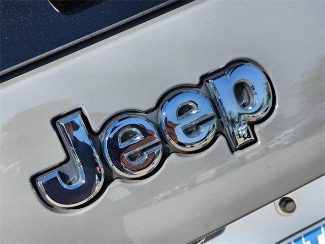 used 2021 Jeep Cherokee car, priced at $20,495