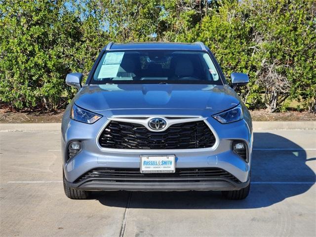 used 2022 Toyota Highlander car, priced at $32,480