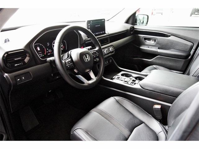 used 2025 Honda Pilot car, priced at $42,998