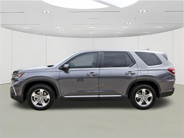 used 2025 Honda Pilot car, priced at $42,998