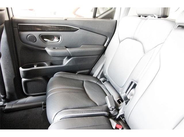 new 2025 Honda Pilot car, priced at $53,885