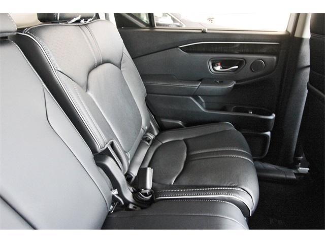 new 2025 Honda Pilot car, priced at $53,885