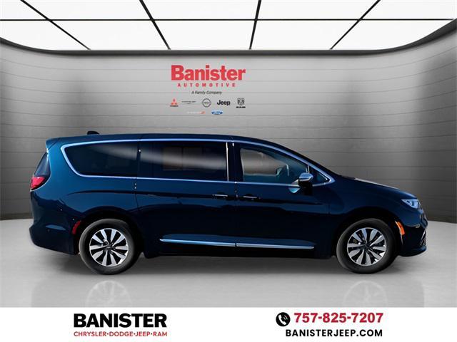 used 2023 Chrysler Pacifica Hybrid car, priced at $30,299