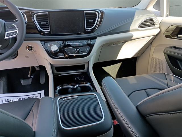used 2023 Chrysler Pacifica Hybrid car, priced at $30,299