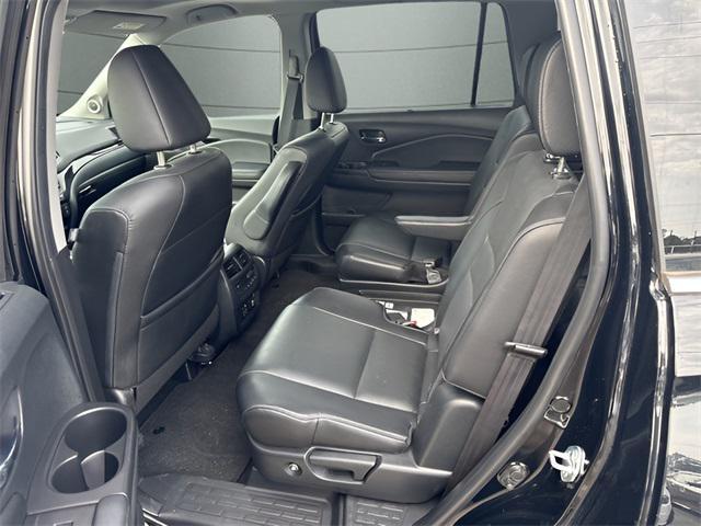 used 2022 Honda Pilot car, priced at $35,276