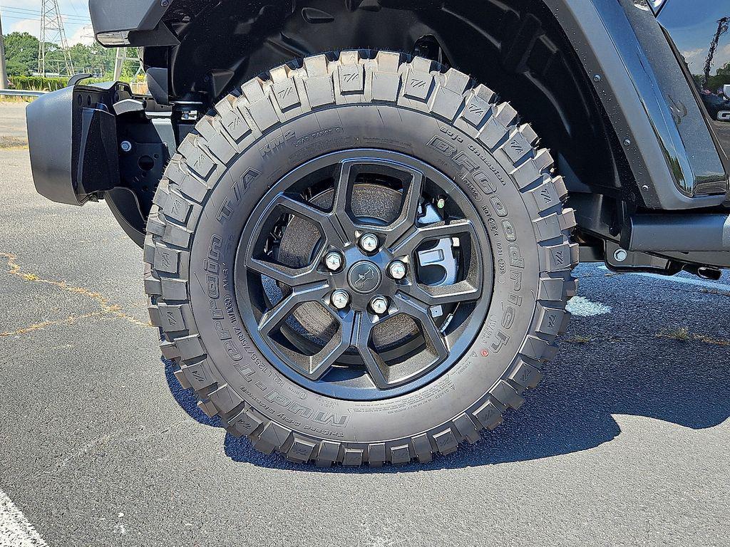 new 2025 Jeep Gladiator car, priced at $45,762