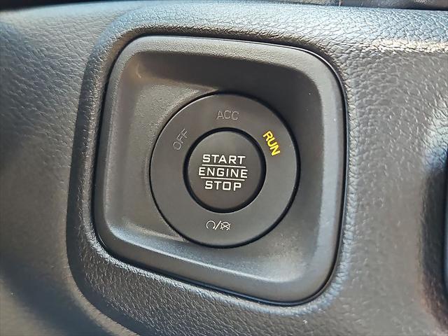 new 2025 Jeep Gladiator car, priced at $48,927