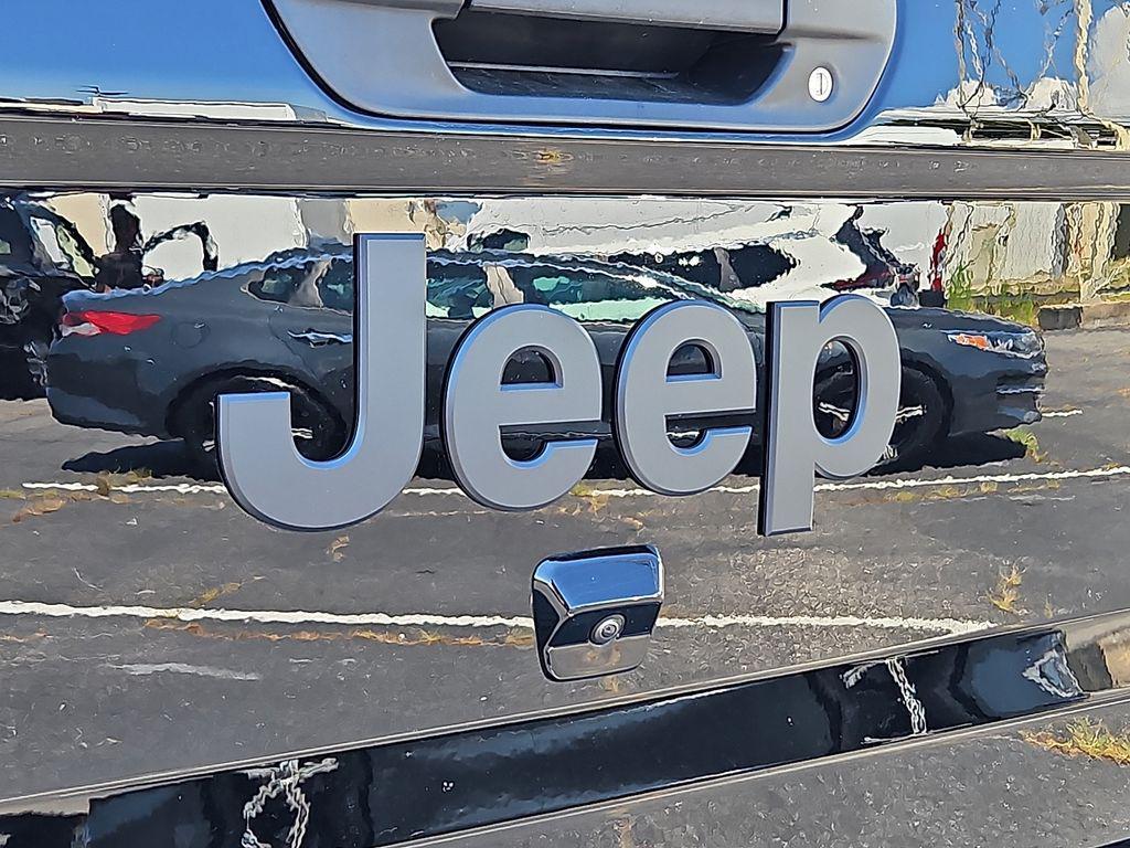 new 2025 Jeep Gladiator car, priced at $45,762