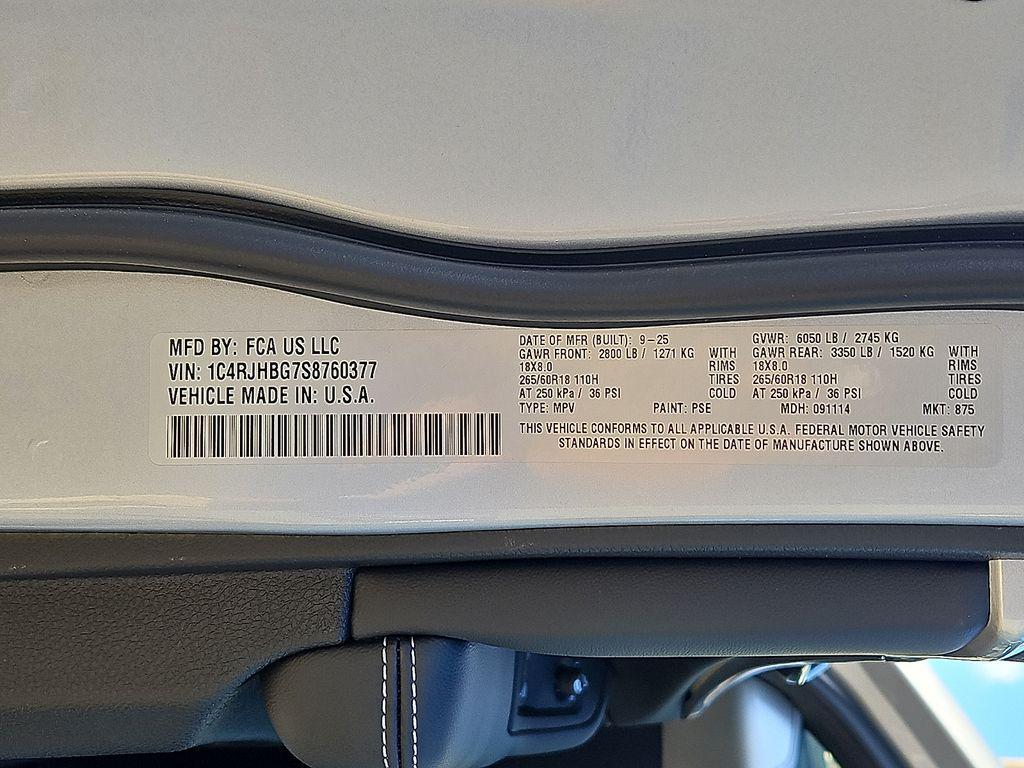 new 2025 Jeep Grand Cherokee car, priced at $40,199