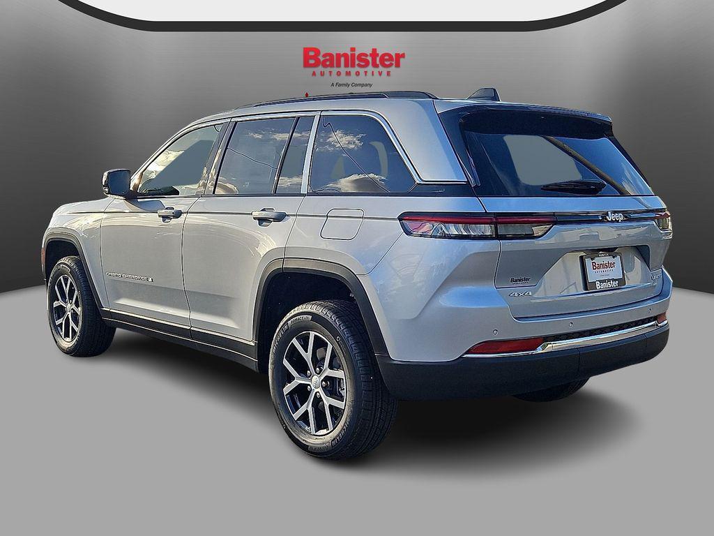 new 2025 Jeep Grand Cherokee car, priced at $40,199