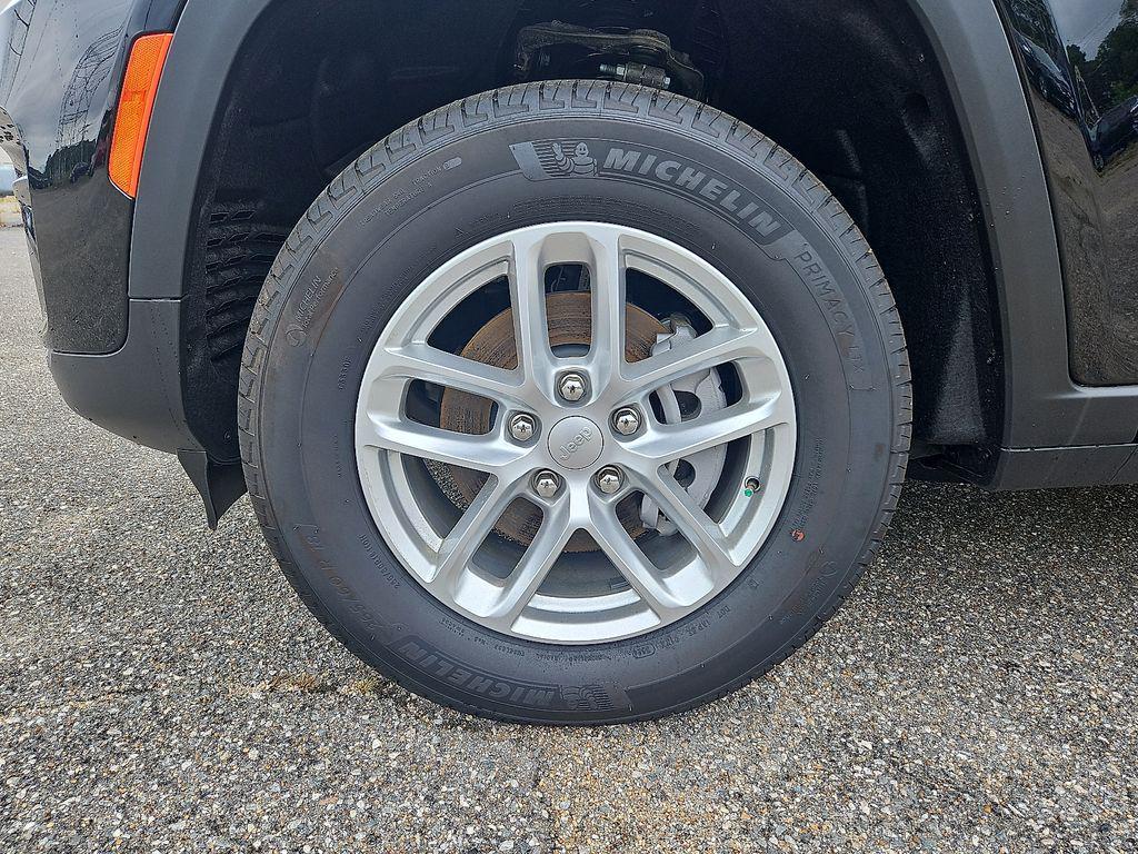 new 2025 Jeep Grand Cherokee car, priced at $34,492