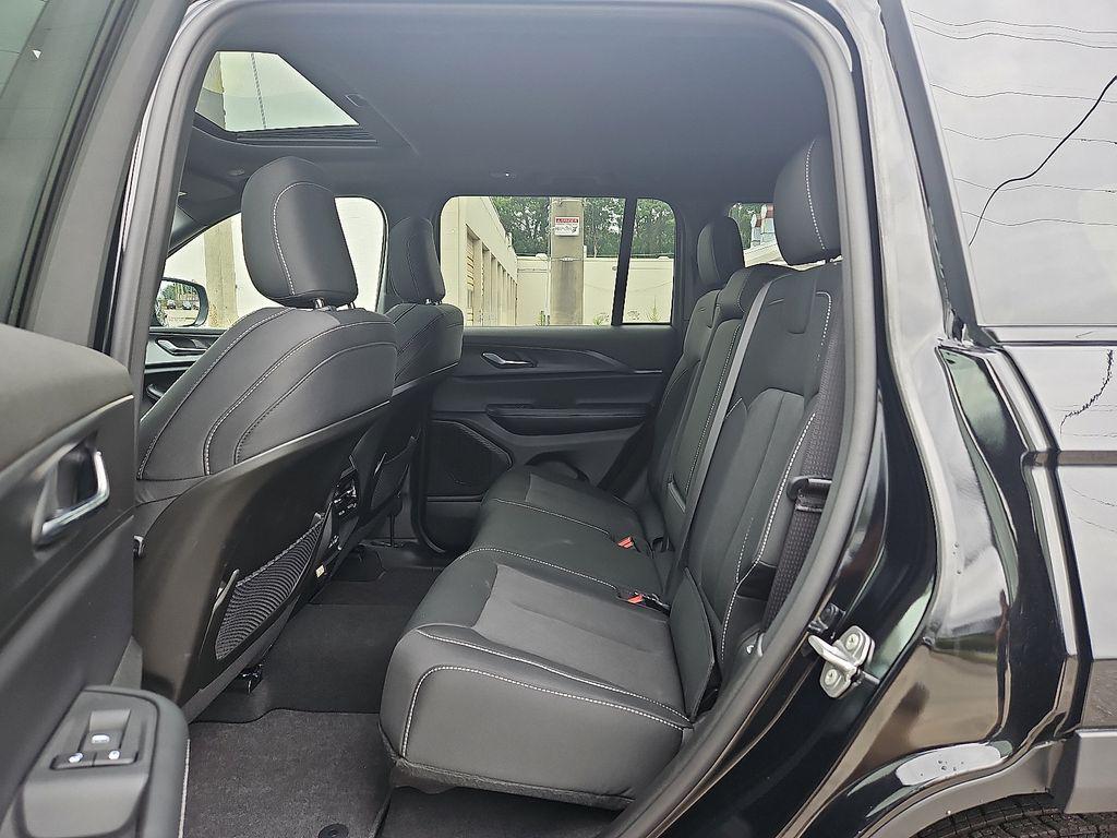 new 2025 Jeep Grand Cherokee car, priced at $34,492