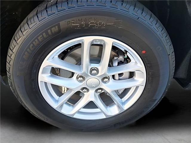 new 2025 Jeep Grand Cherokee car, priced at $33,073