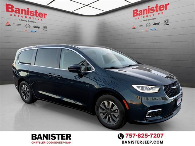 used 2022 Chrysler Pacifica Hybrid car, priced at $26,854