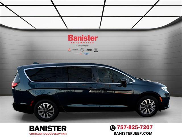 used 2022 Chrysler Pacifica Hybrid car, priced at $26,854