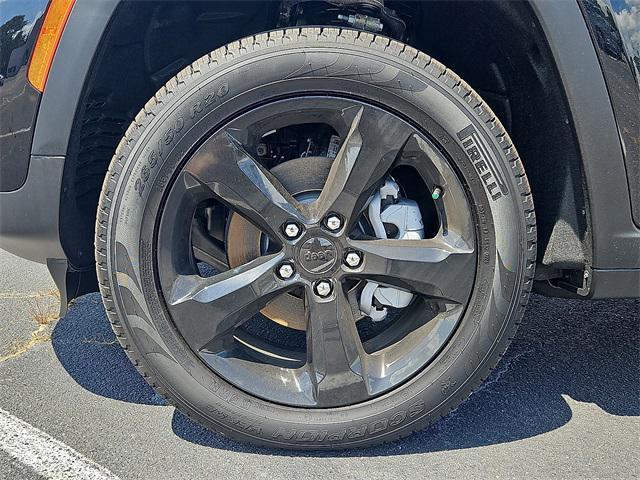 new 2025 Jeep Grand Cherokee car, priced at $39,703