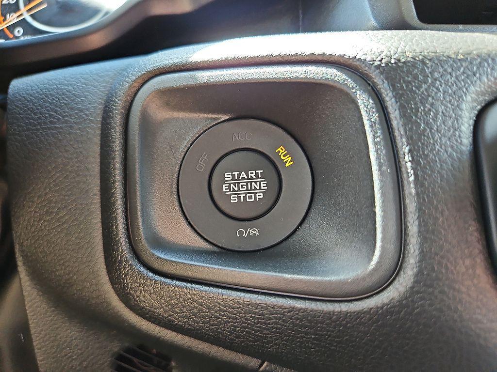 new 2025 Jeep Gladiator car, priced at $41,641
