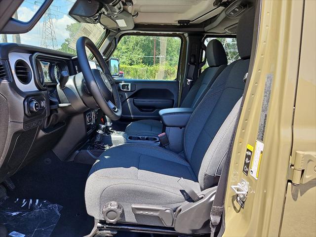 new 2025 Jeep Gladiator car, priced at $42,596