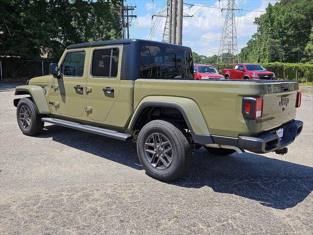 new 2025 Jeep Gladiator car, priced at $42,596