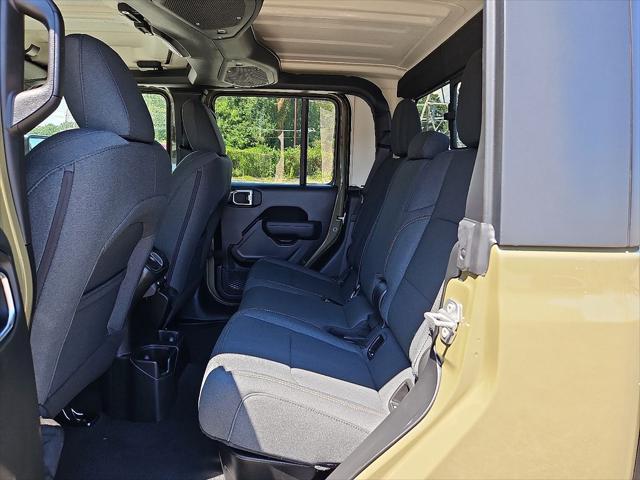 new 2025 Jeep Gladiator car, priced at $42,596