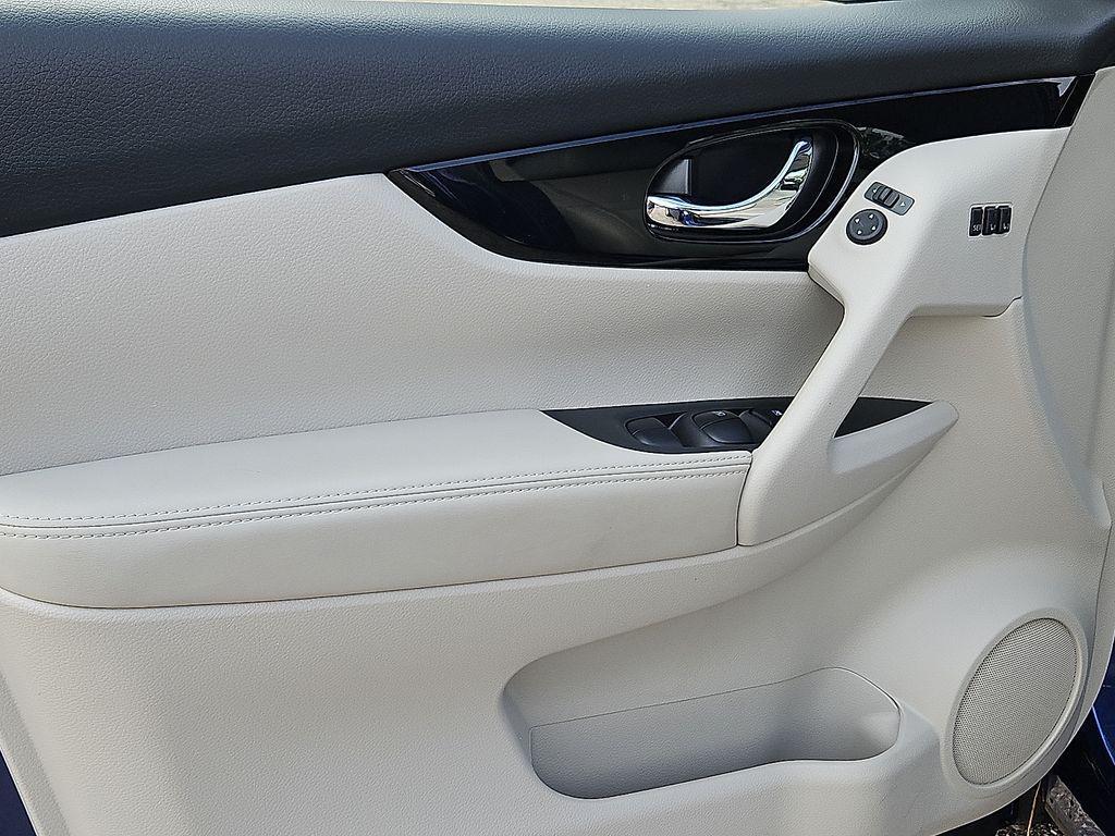 used 2022 Nissan Rogue Sport car, priced at $20,250