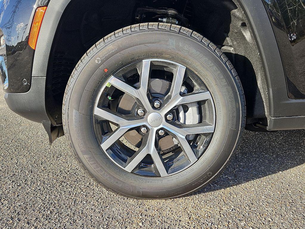 new 2025 Jeep Grand Cherokee car, priced at $41,130