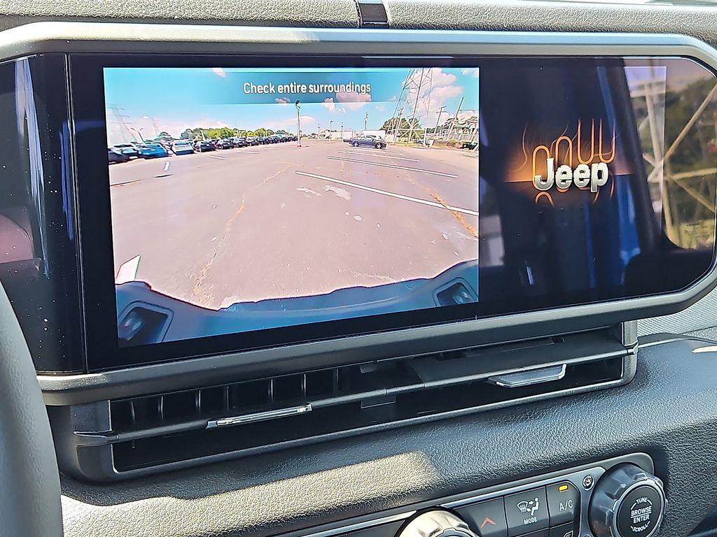 new 2025 Jeep Gladiator car, priced at $46,717
