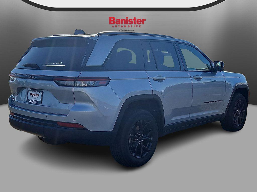 used 2024 Jeep Grand Cherokee car, priced at $29,300