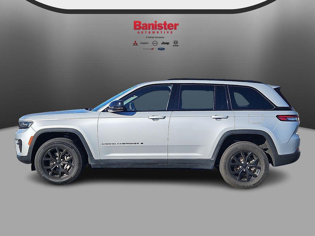 used 2024 Jeep Grand Cherokee car, priced at $29,300