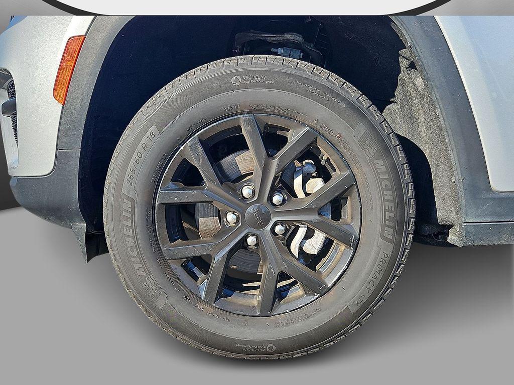 used 2024 Jeep Grand Cherokee car, priced at $29,300