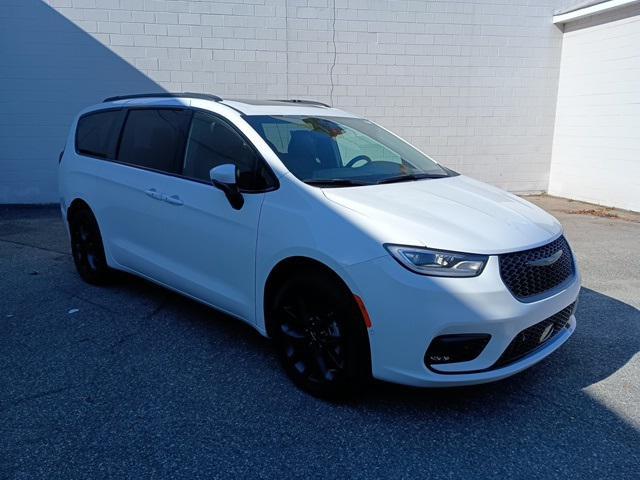 new 2023 Chrysler Pacifica car, priced at $47,114