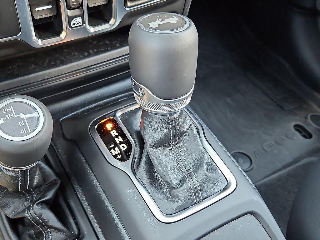 new 2025 Jeep Wrangler car, priced at $45,318