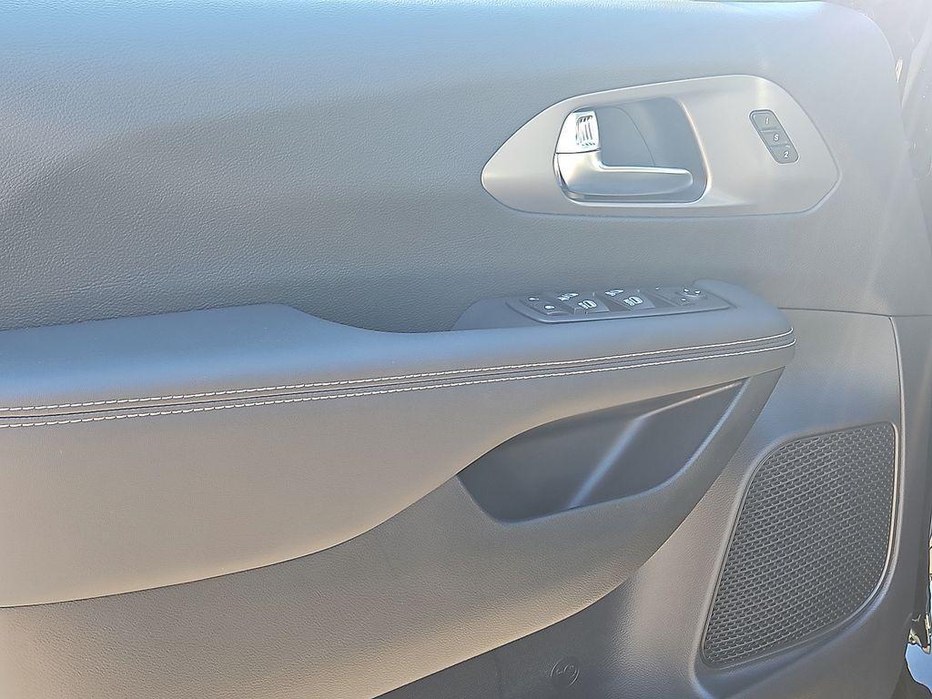 new 2026 Chrysler Pacifica car, priced at $41,527