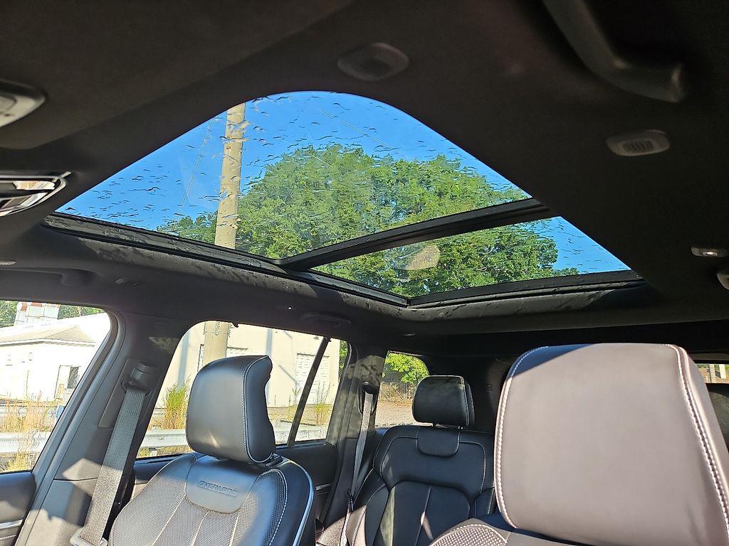 used 2022 Jeep Grand Cherokee car, priced at $37,890