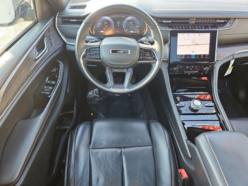 used 2022 Jeep Grand Cherokee car, priced at $37,890