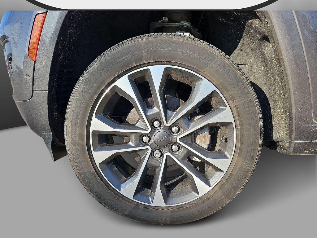 used 2022 Jeep Grand Cherokee car, priced at $37,000